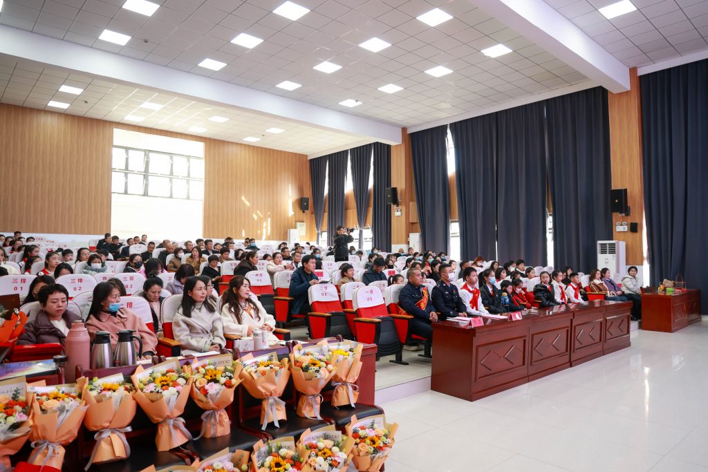 Students attending the manufacturing-skills presentation Students attending the manufacturing-skills presentation