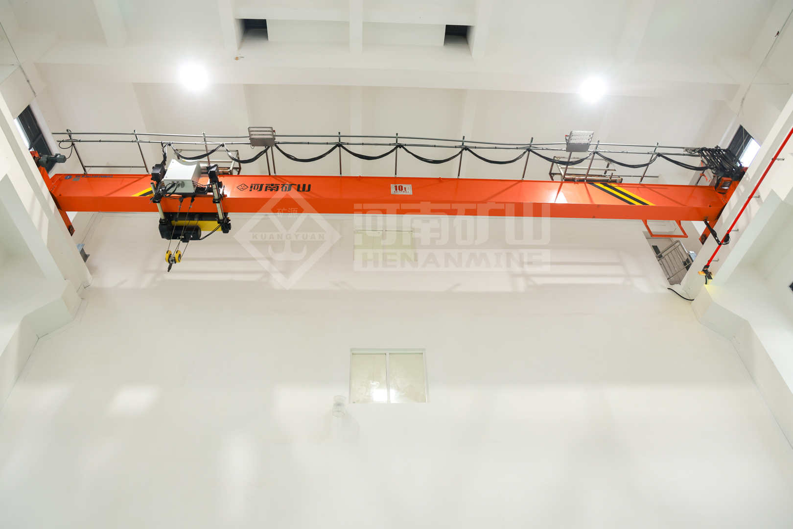 Overhead crane in a finished auxiliary equipment room