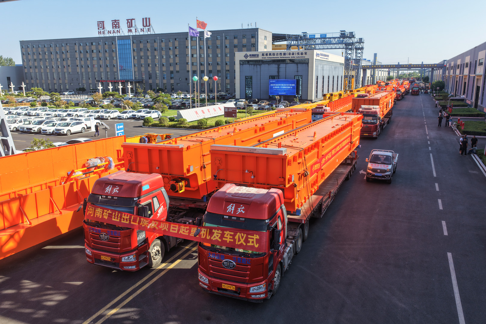 Trucks carrying crane girders for the Egyptian steel plant project