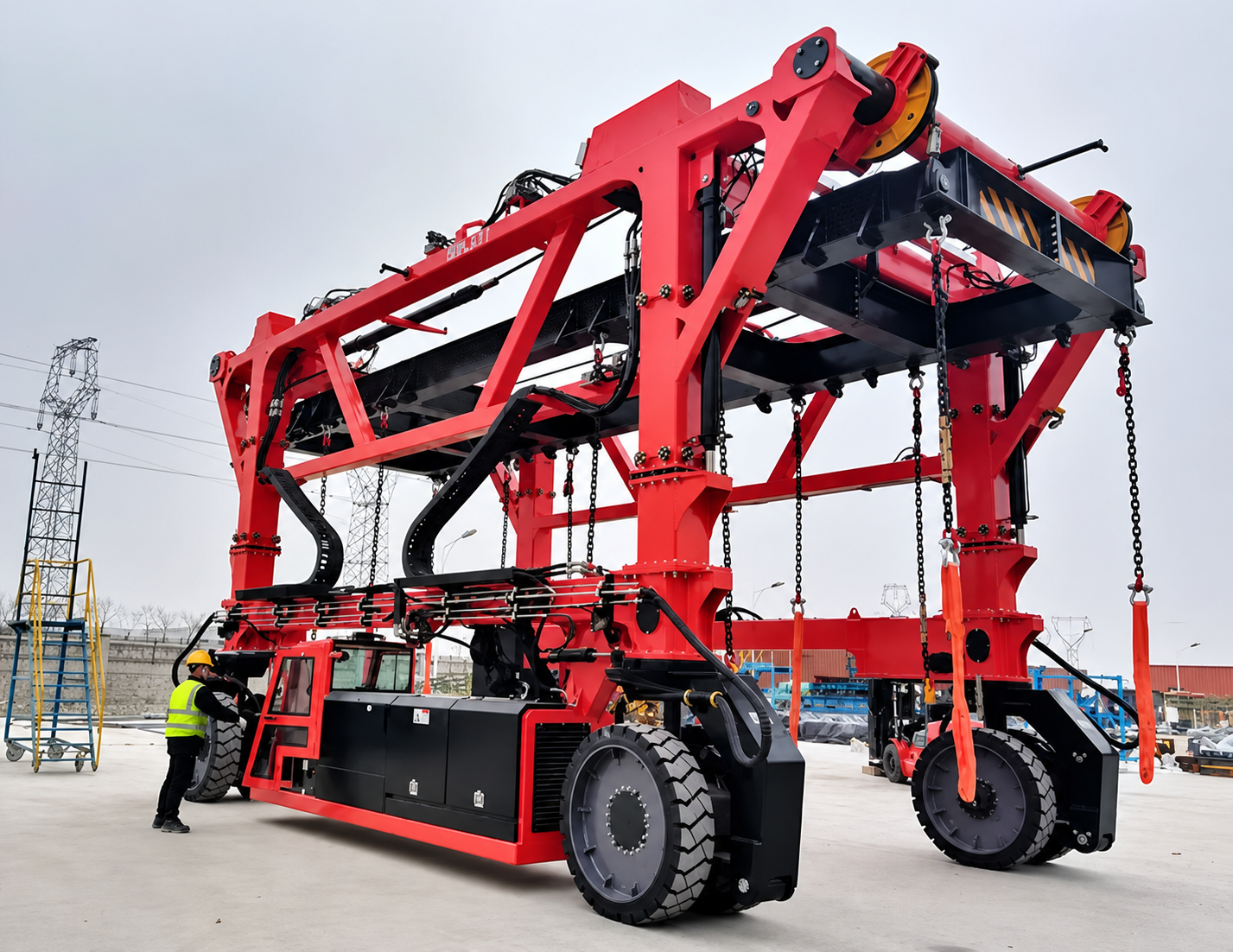 Straddle Carrier vs Reach Stacker：Which is Better for Port Yard