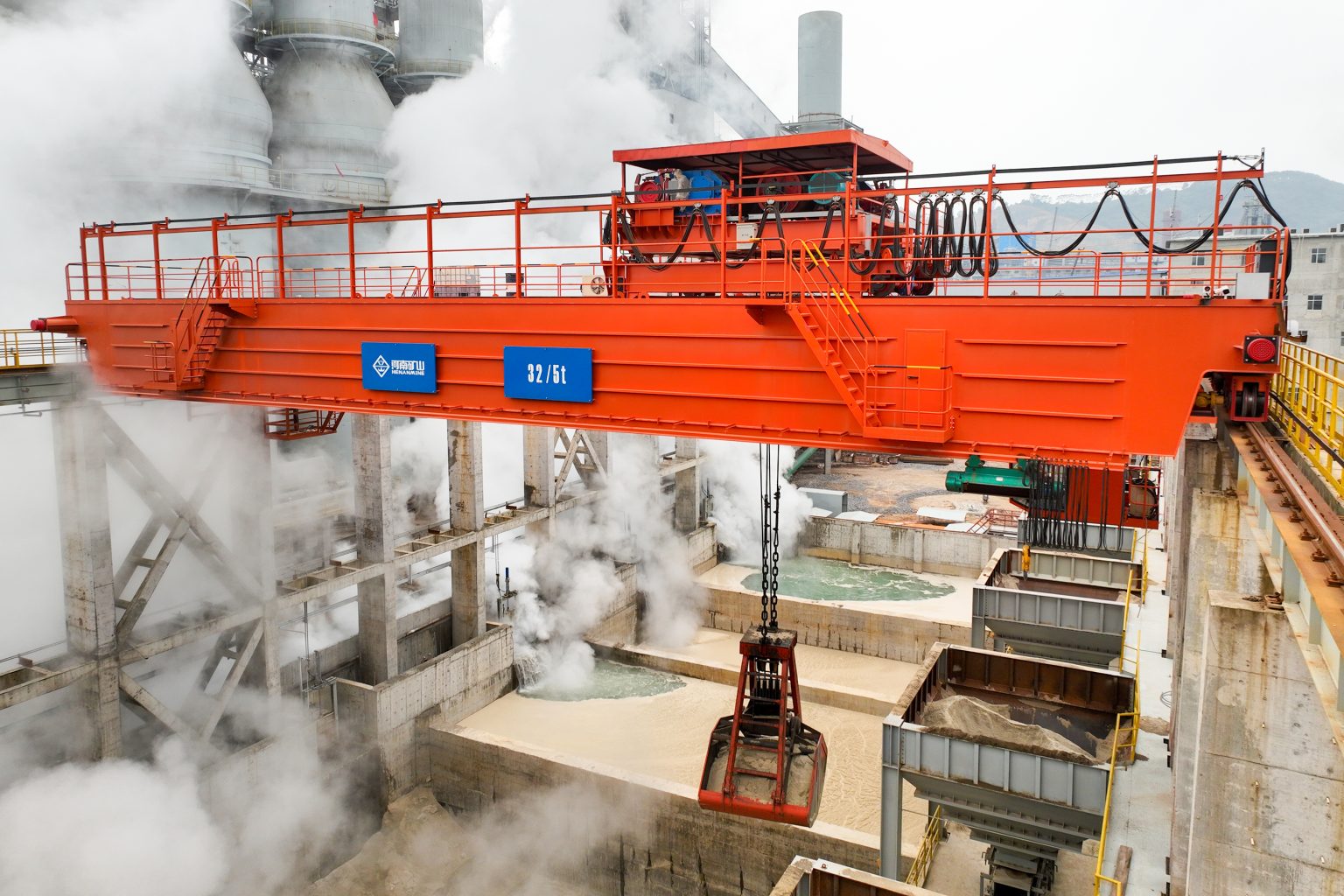 32-Ton Intelligent Grab Crane Drives Steel Industry Upgrades