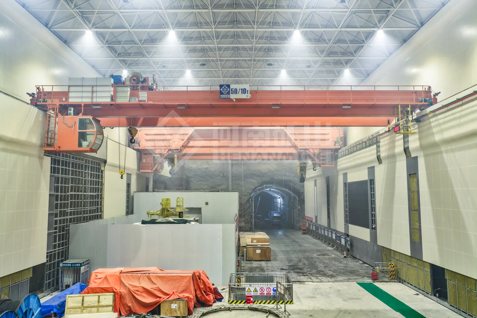 600t low-headroom overhead crane supplied by Henan Mine Crane for a pumped-storage project