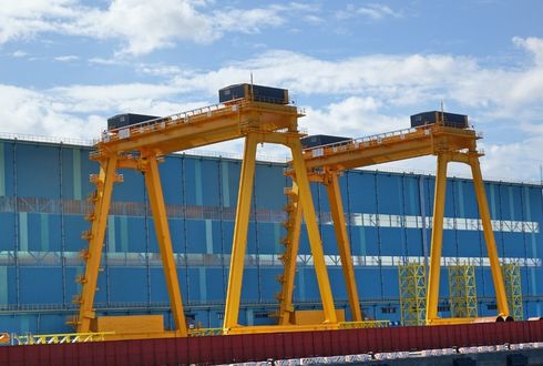 How to Operate an STS Crane in an Automated Port: Complete Operator Guide