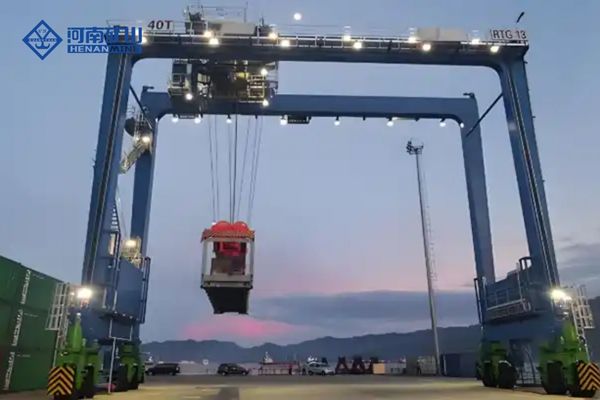 Tips for Selecting Gantry Cranes for Indoor Cargo Storage in Ports