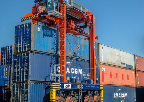 Container Straddle Carrier by Henan Mine Crane