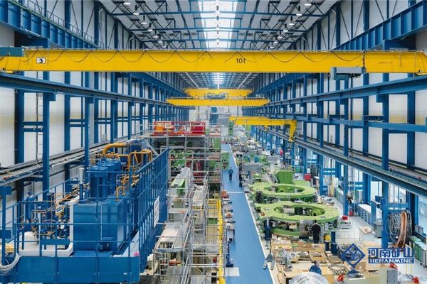 The Benefits of Regular Overhead Crane Maintenance