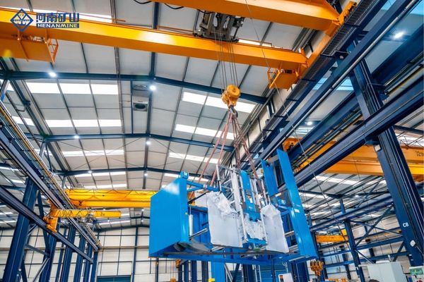 How to Optimize Your Warehouse Layout with the Right Overhead Crane