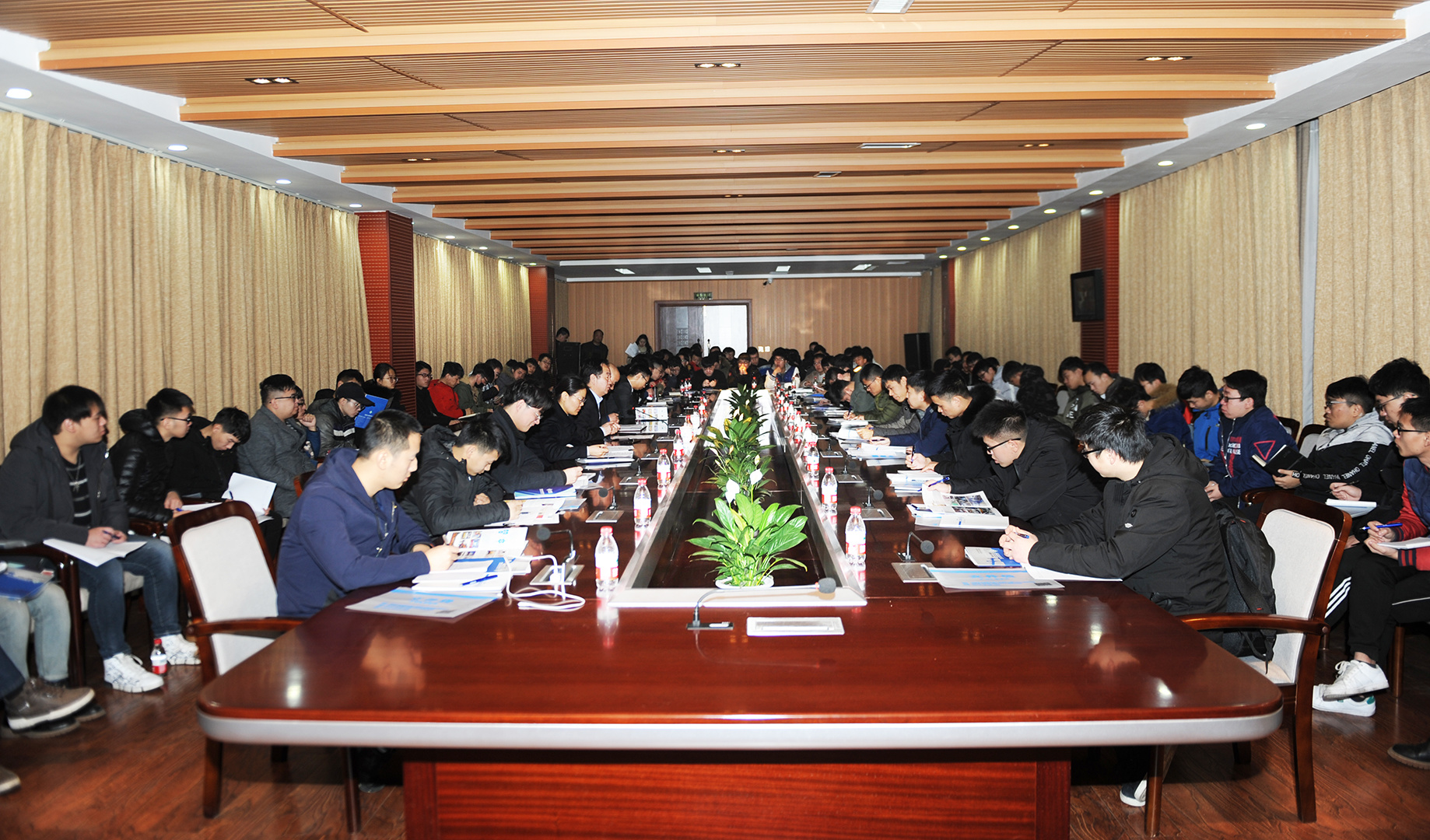 Henan Mine Crane Opens a New Chapter of School-Enterprise Cooperation
