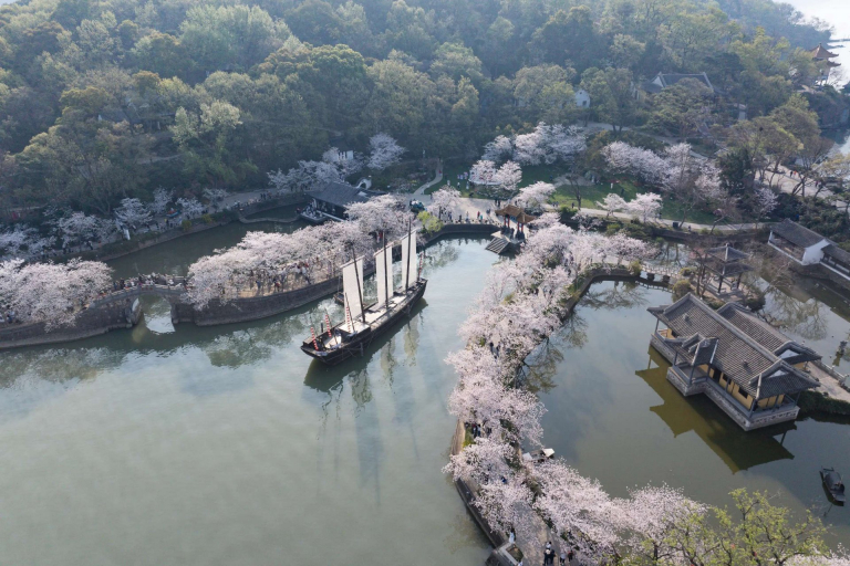 Henan Mine Crane Factory 14th Filial Piety Culture Thanksgiving Tourism Festival