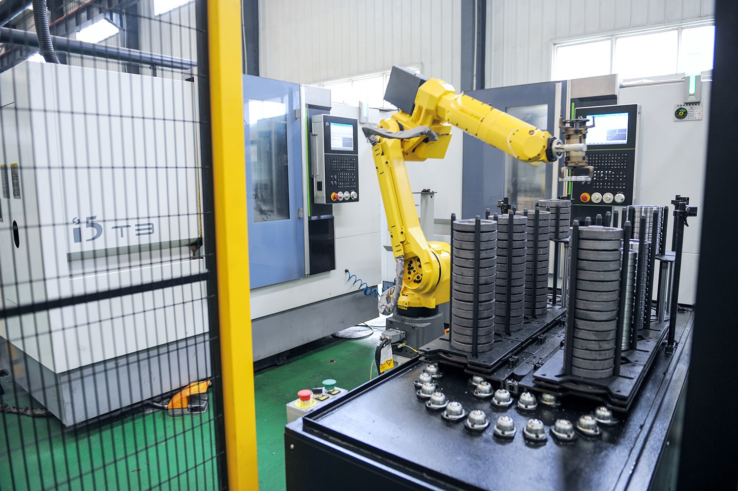Henan Mine Crane empowers global lifting equipment manufacturing upgrade