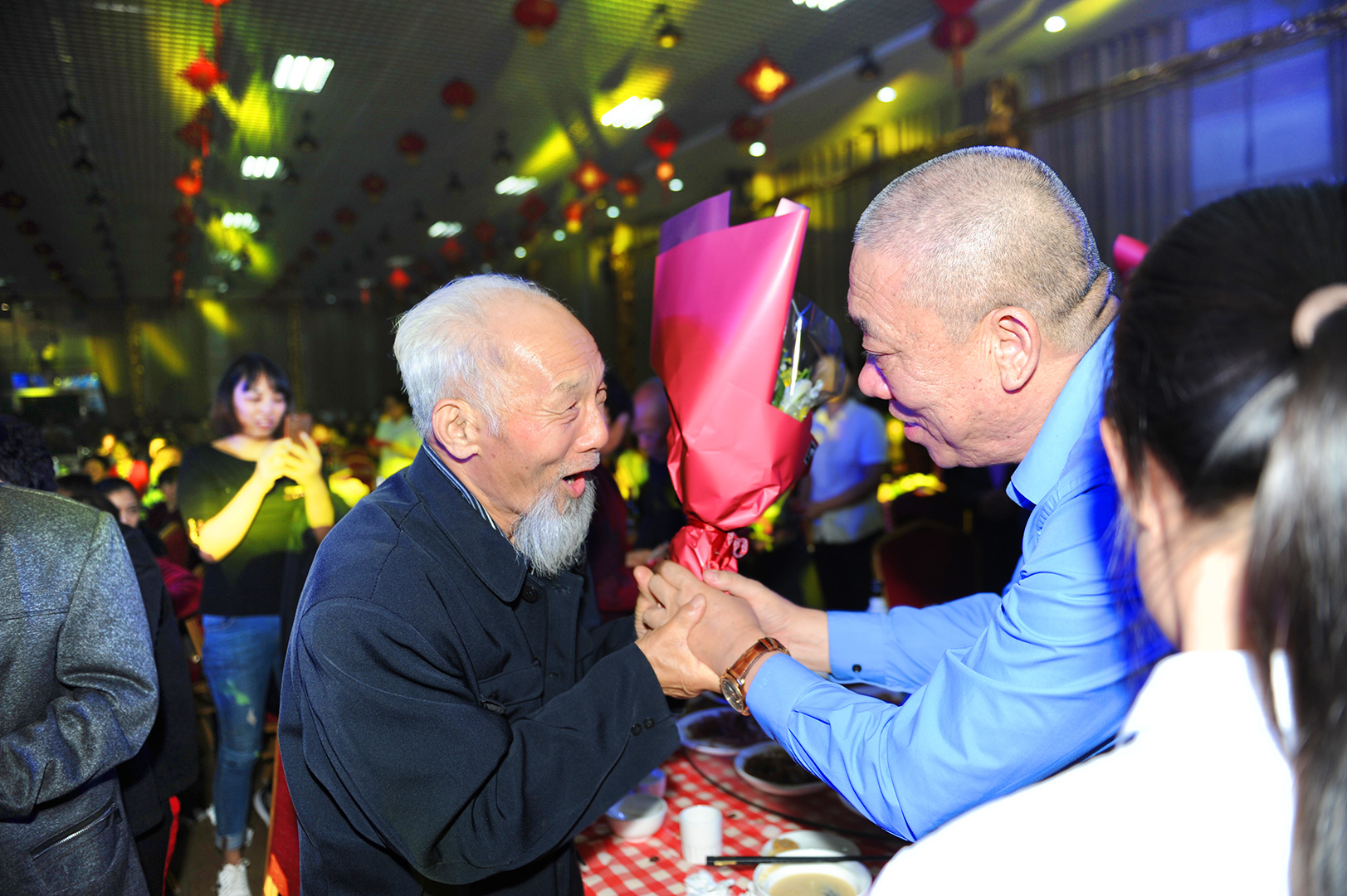 Henan Mine Crane Organizes Warm Birthday Banquet for Employees’ Parents