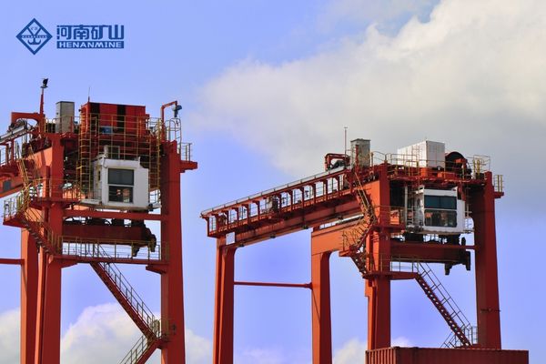 Inland Waterway Ports: Selection Criteria for Rubber-Tired Gantry Cranes