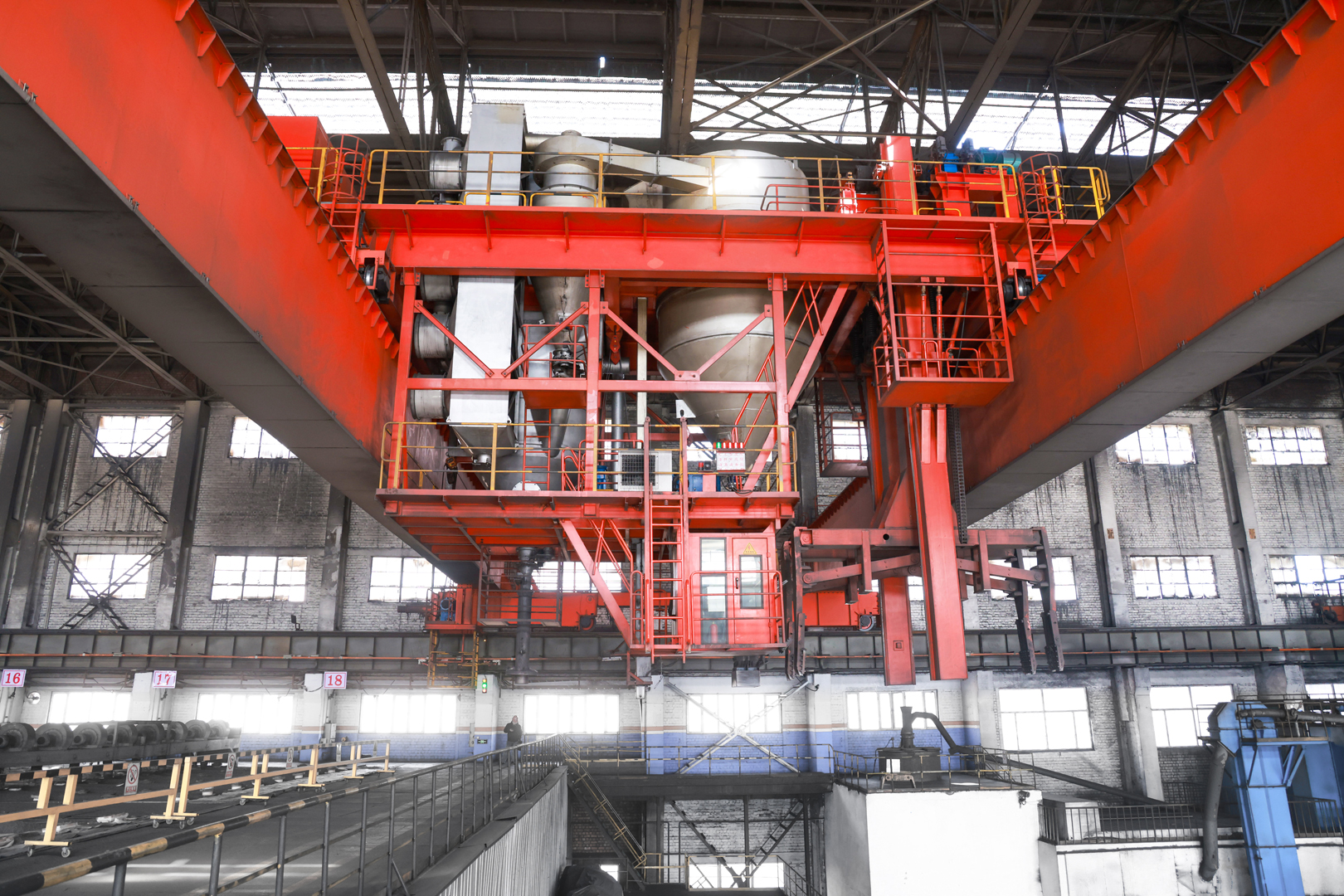How to Purchase Multifunctional Loading Crane for Electrolytic Aluminum Plant?
