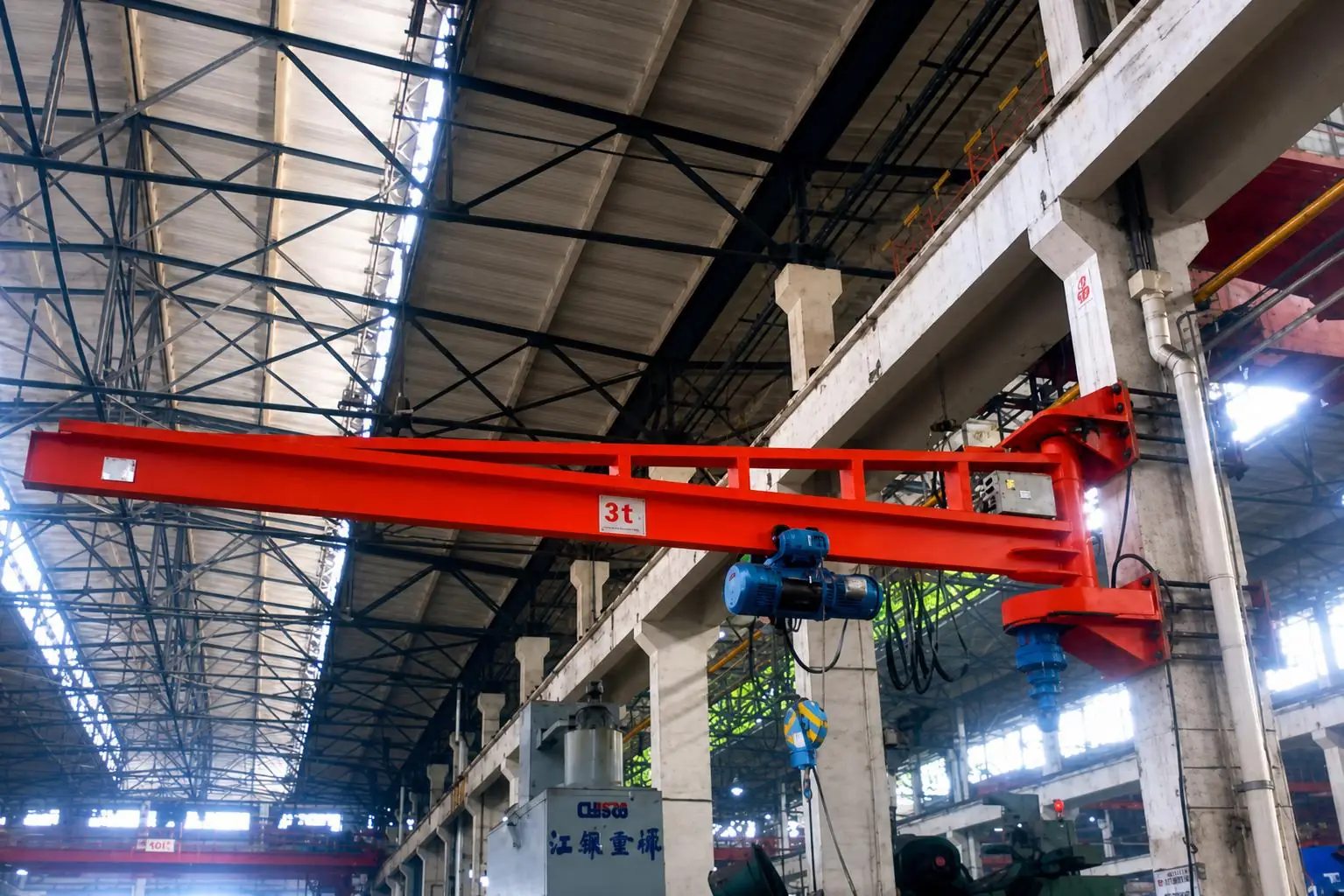 Wall-Traveling Jib Cranes vs. Pillar Jib Cranes: Layout & Footprint Guide